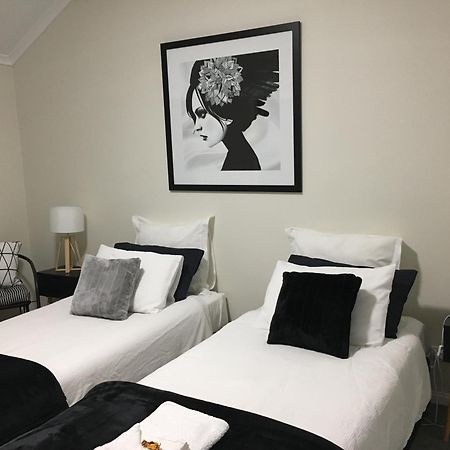 Bed and Breakfast Rosewhite House Мертлфорд Екстер'єр фото