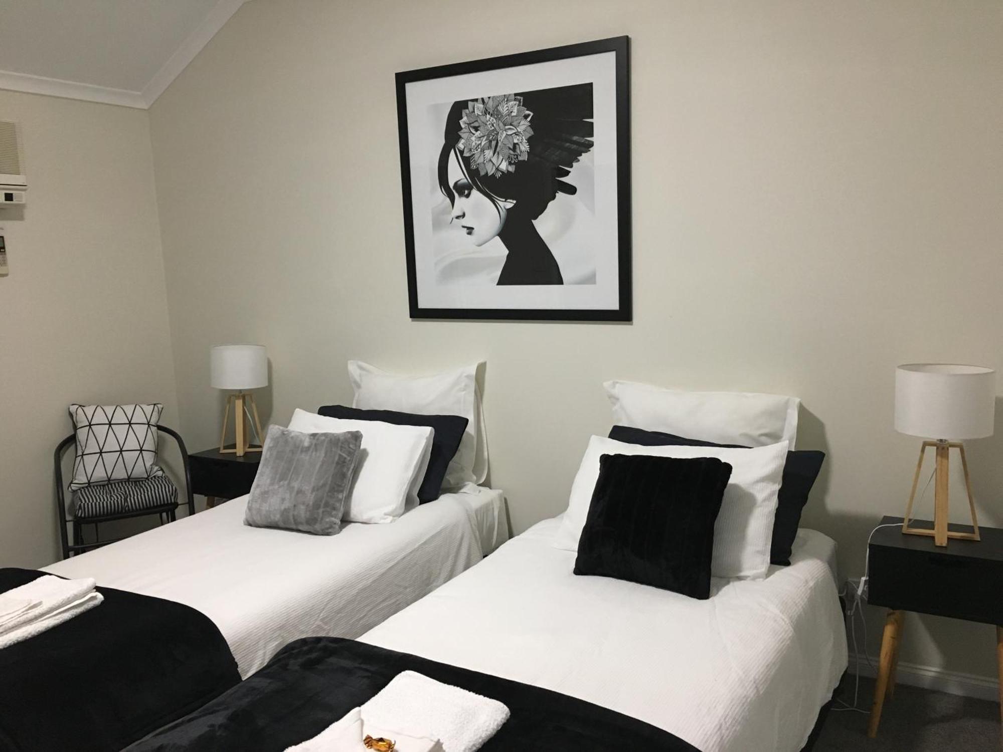 Bed and Breakfast Rosewhite House Мертлфорд Екстер'єр фото